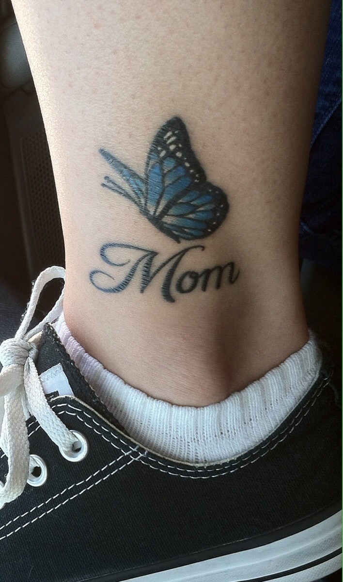 Mom Tattoos: Heartfelt Designs to Honor Motherhood